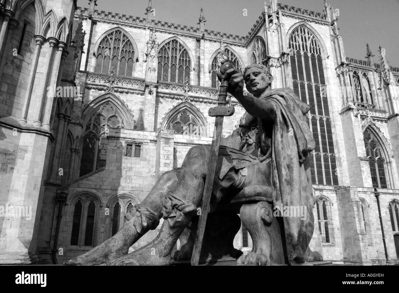 L'empereur romain Constantin le Grand à l'extérieur de la cathédrale de York Banque D'Images