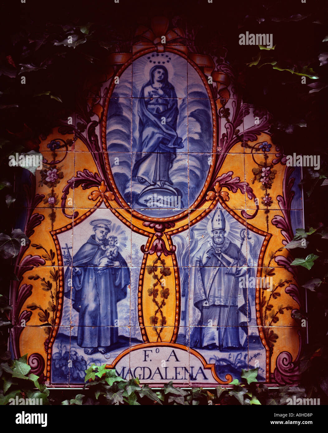 Carreaux bleus ou azulejos portugais dans les jardins du Monte Palace Tropical Gardens, Madeira, Portugal Banque D'Images