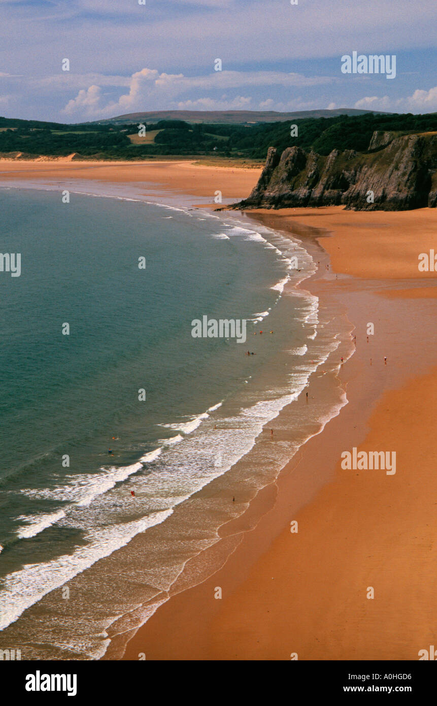 Trois falaises Bay, avec plage Oxwich dans la distance, la péninsule de Gower, West Glamorgan, Pays de Galles, Royaume-Uni Banque D'Images