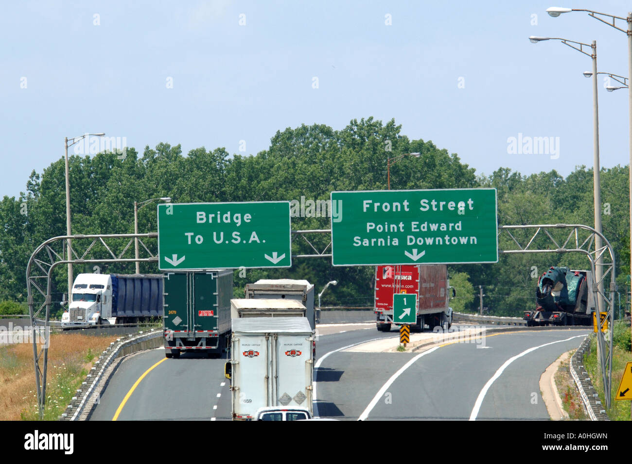 Conjestion trafic au Canada vers le pont pour les USA. Banque D'Images