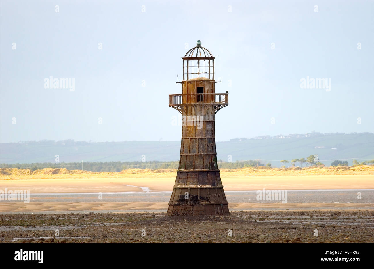 Phare de Whitford point à marée basse sur la péninsule de Gower, pays de Galles du Sud, Royaume-Uni Banque D'Images