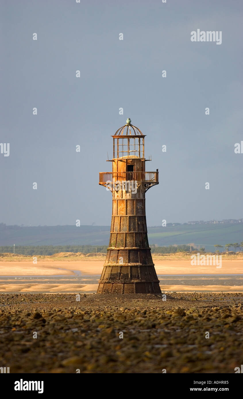 Phare de Whitford point à marée basse sur la péninsule de Gower, pays de Galles du Sud, Royaume-Uni Banque D'Images