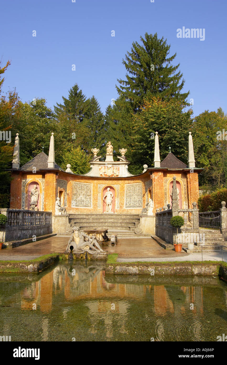 Les Fontaines au Palais Hellbrunn à Salzbourg Autriche Banque D'Images