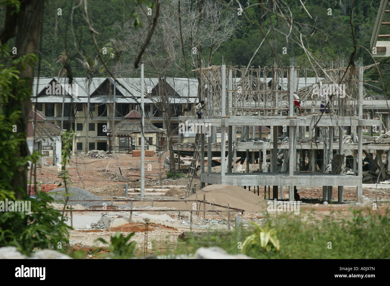 Hôtels endommagés et les plages de Khao Lak Thaïlande du Sud Cette zone a été touchée par le tsunami en 2004 Banque D'Images