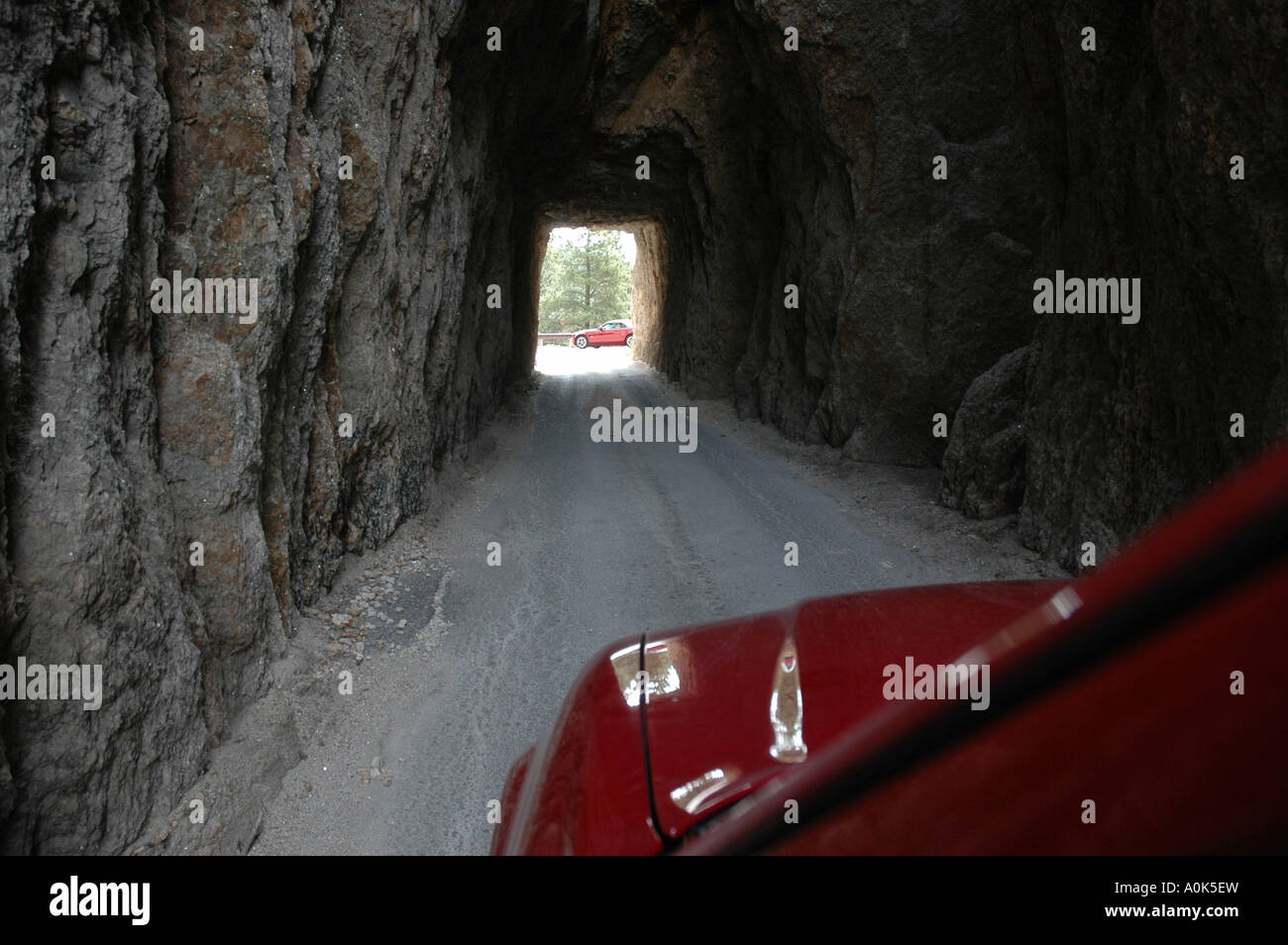 P31 154 SD Custer State Park - Needles Highway - 5 tunnel à travers Banque D'Images