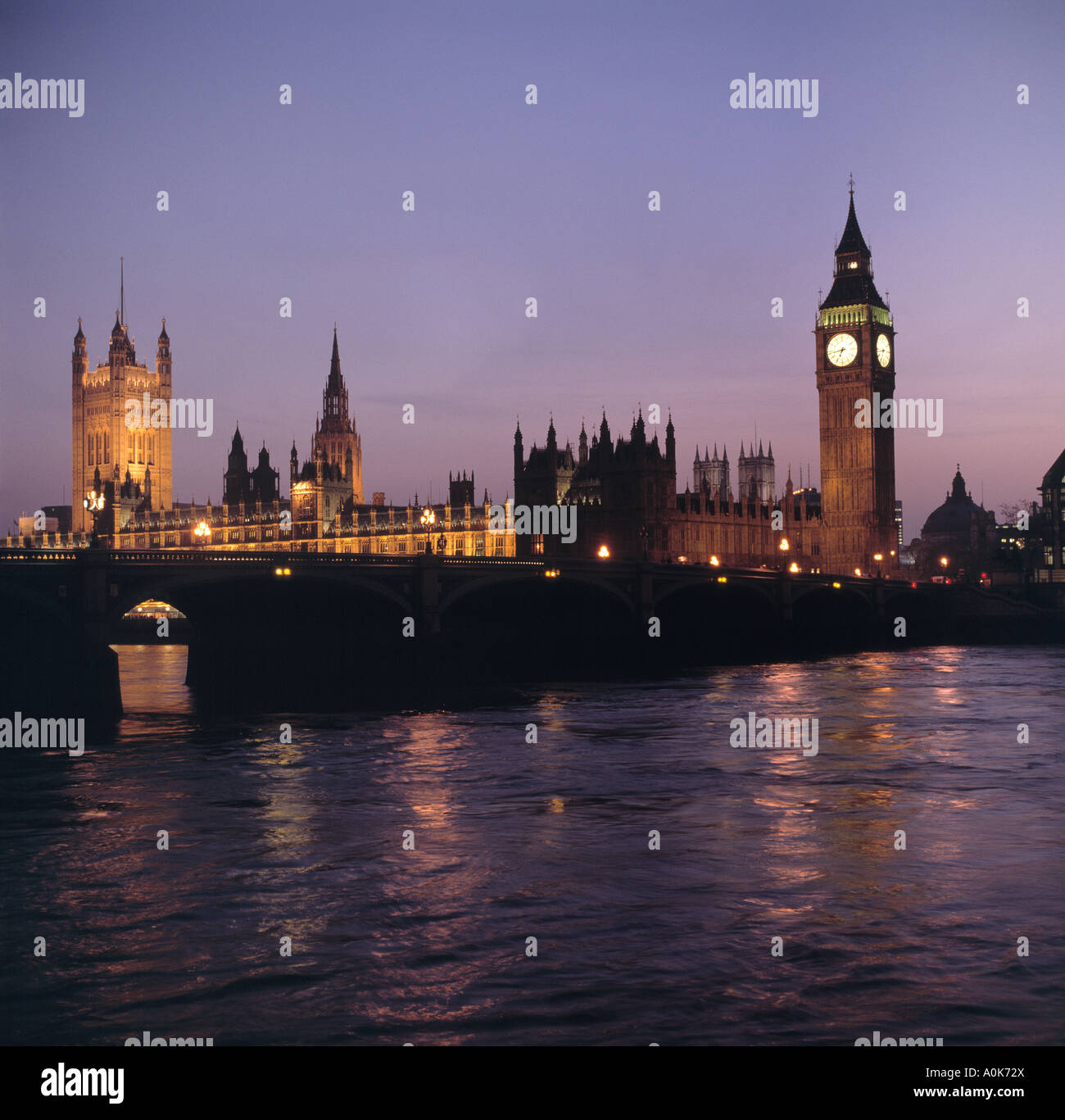 Photo de Big Ben et le Parlement Londres Angleterre au coucher du soleil Banque D'Images