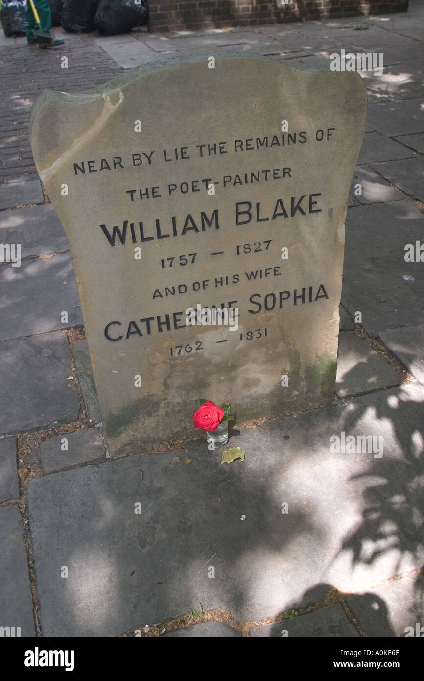 Tombe de William Blake dans un cimetière Bunhill Fields à Londres Banque D'Images