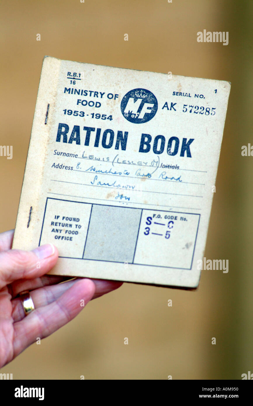 Livre ration délivré par le ministère de l'England UK Banque D'Images