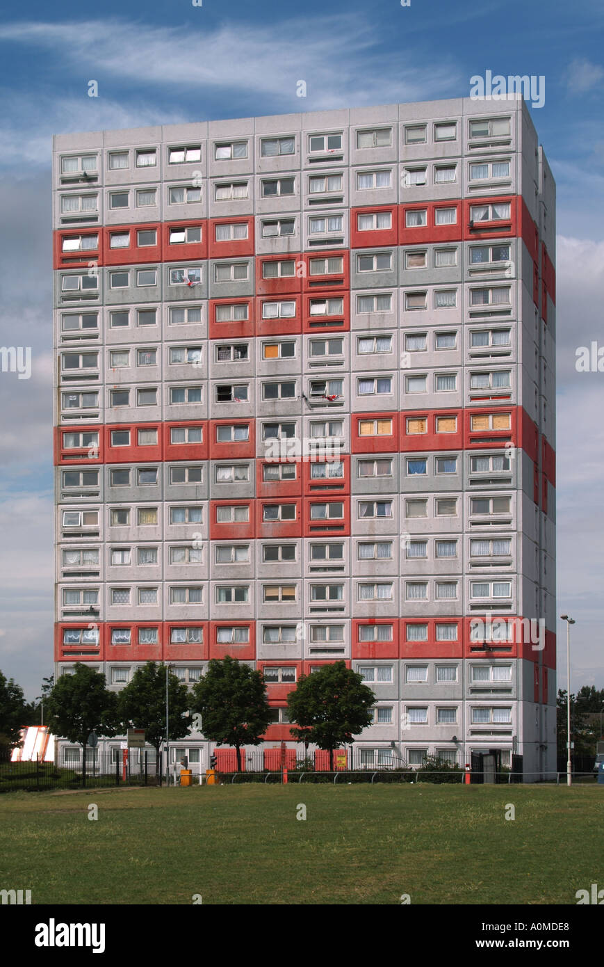 Barking & Dagenham council High Rise public immobilier precast bloc de béton d'appartements construits à côté de Castle Green Park East London Angleterre UK Banque D'Images