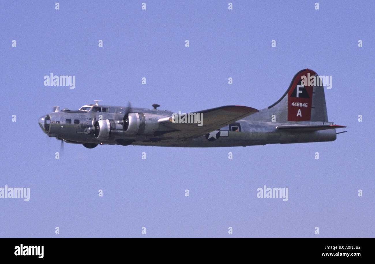 Boeing b17 flying fortress Banque de photographies et d’images à haute ...