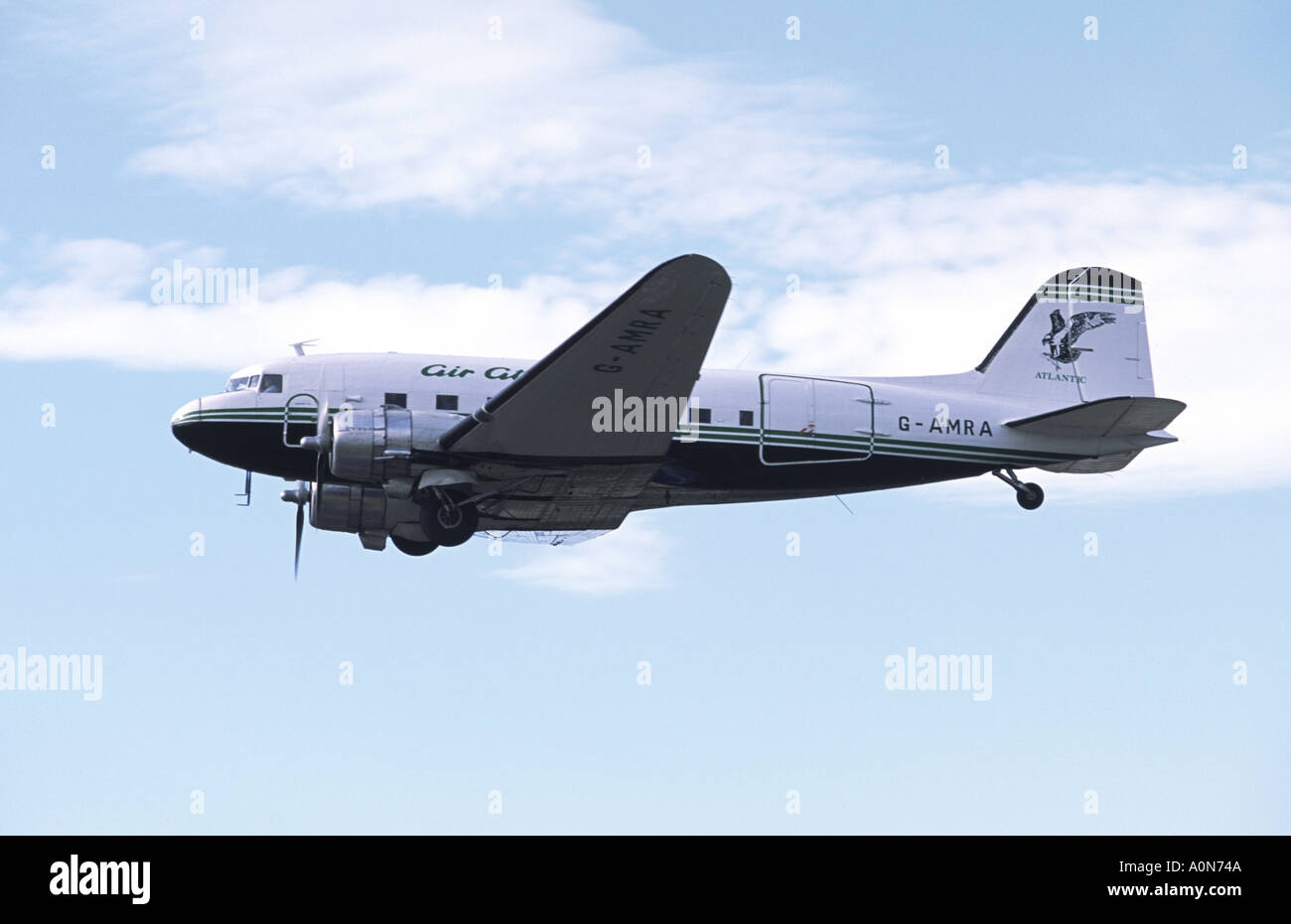 Douglas DC-3 Dakota exploités par Air atlantique à l'aéroport de Coventry Banque D'Images