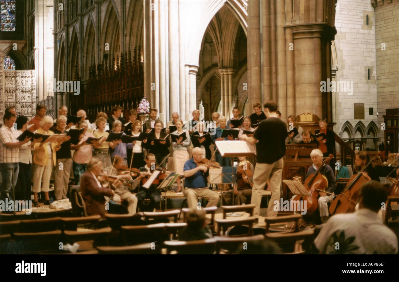 Choeur à l'intérieur de la cathédrale de Truro Cornwall en Angleterre Angleterre Europe Grande-bretagne GO Banque D'Images