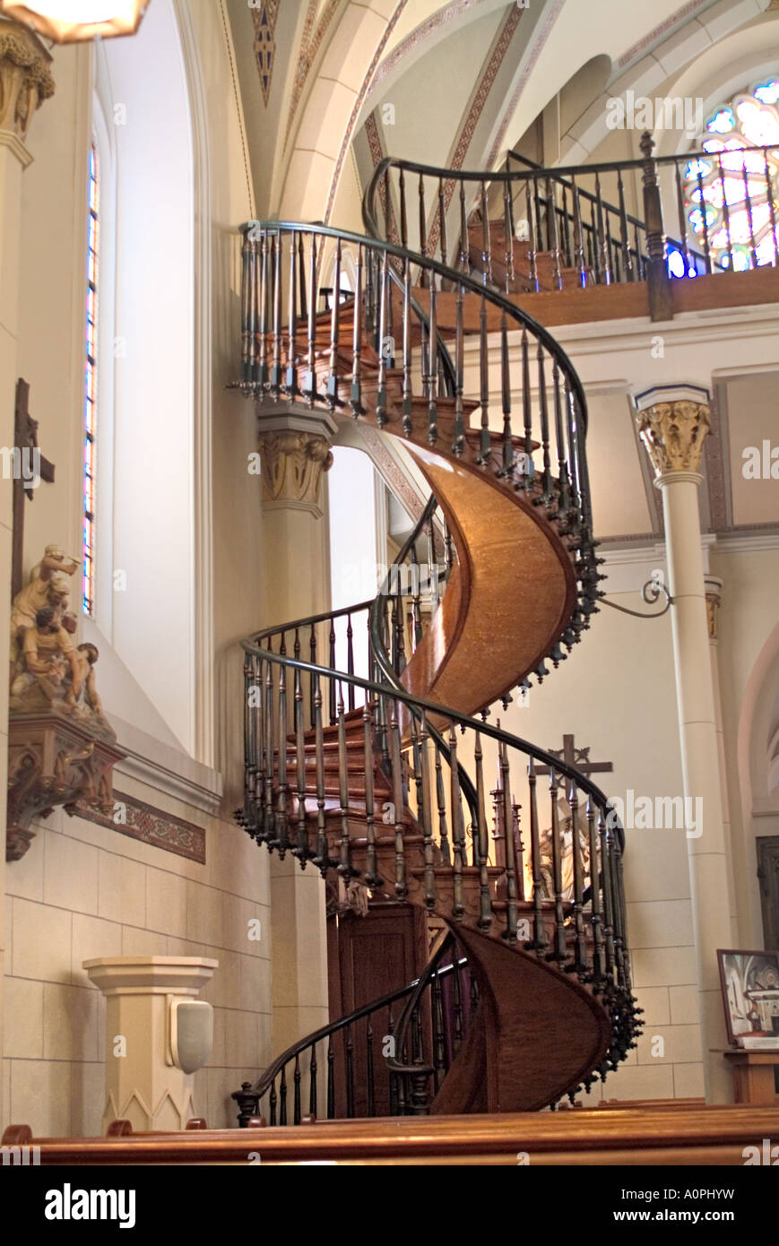 Escalier miraculeuse spirale de Loretto Chapel dans Santa Fe New Mexico USA  Photo Stock - Alamy