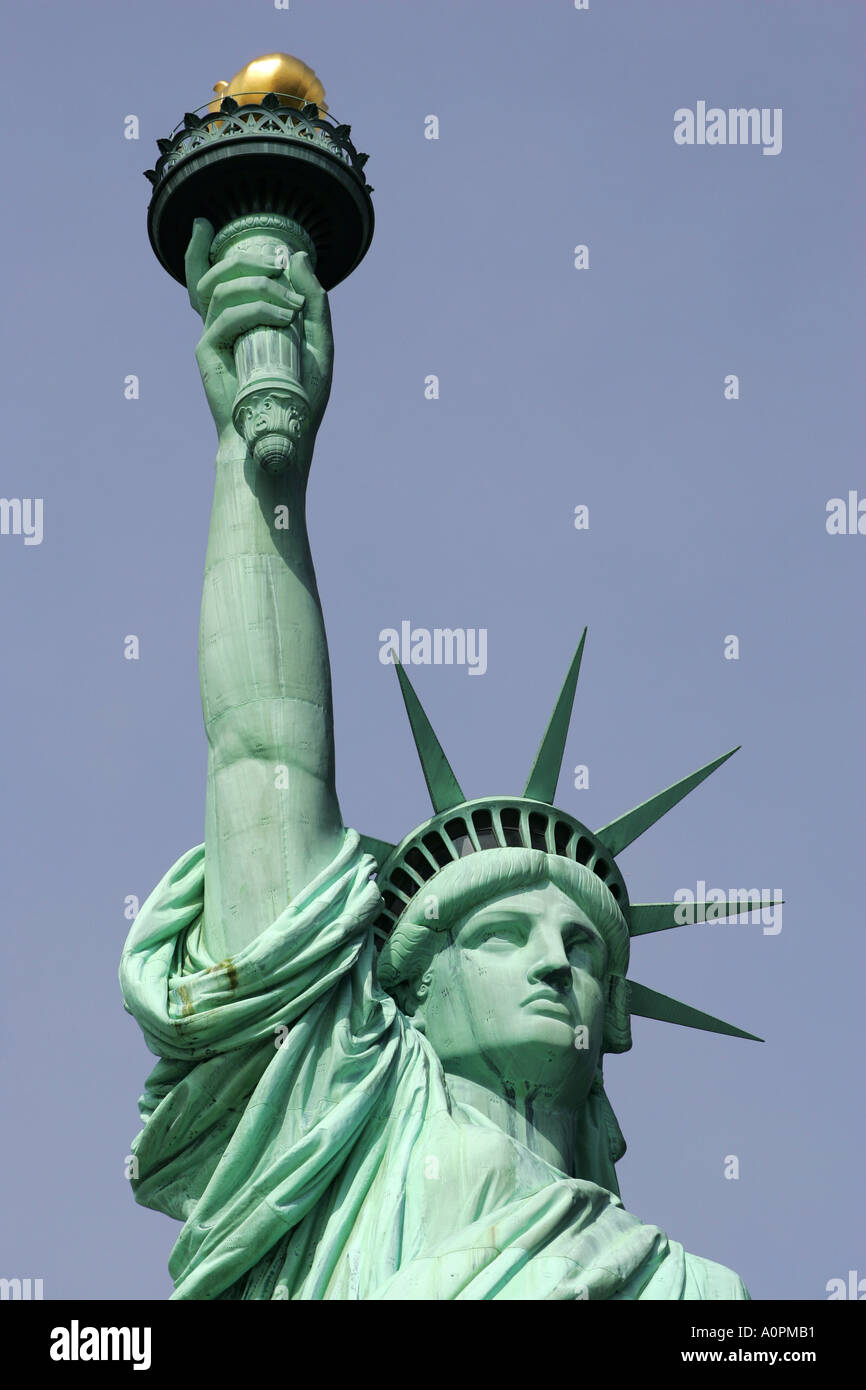 La Statue De La Liberté En Anglais La Statue de la liberté symbole de la liberté moderne de jour et le rêve  américain Liberty Island NYC USA US Photo Stock - Alamy
