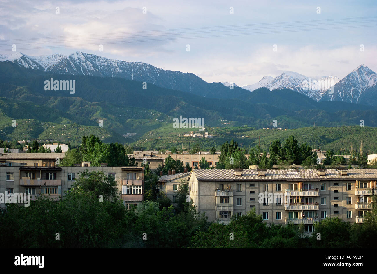 City Apartments Alma Ata et Kungey Ala trop montagnes Kazakstan Asie centrale Asie Banque D'Images