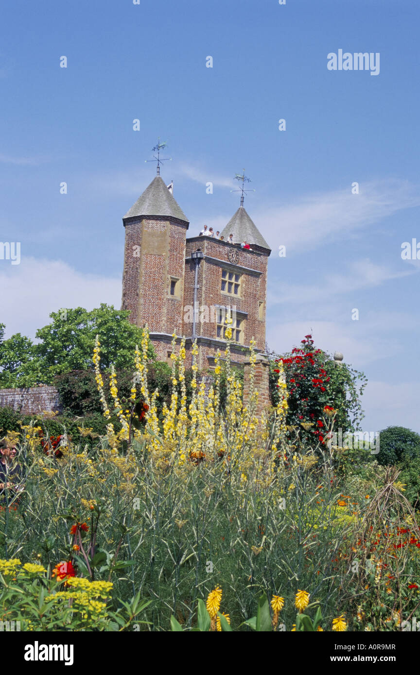 Château de Sissinghurst administré par la National Trust Kent England Royaume-Uni Europe Banque D'Images