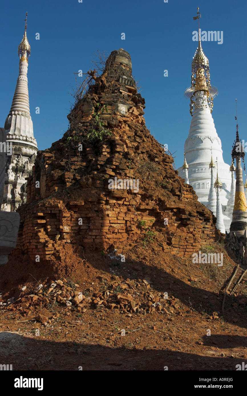 Kakku ruines bouddhiques dit contenir plus de deux mille stupas en brique et en latérite dont certaines datent du 12ème siècle, l'État Shan Banque D'Images