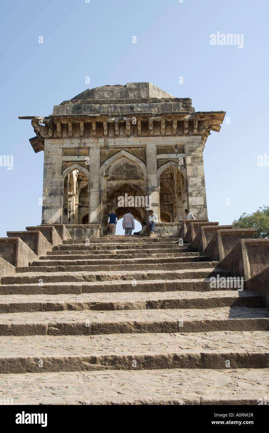 Ashrafi Mahal une madrasa ou école religieuse de l'état de Madhya Pradesh Mandu Inde Asie Banque D'Images