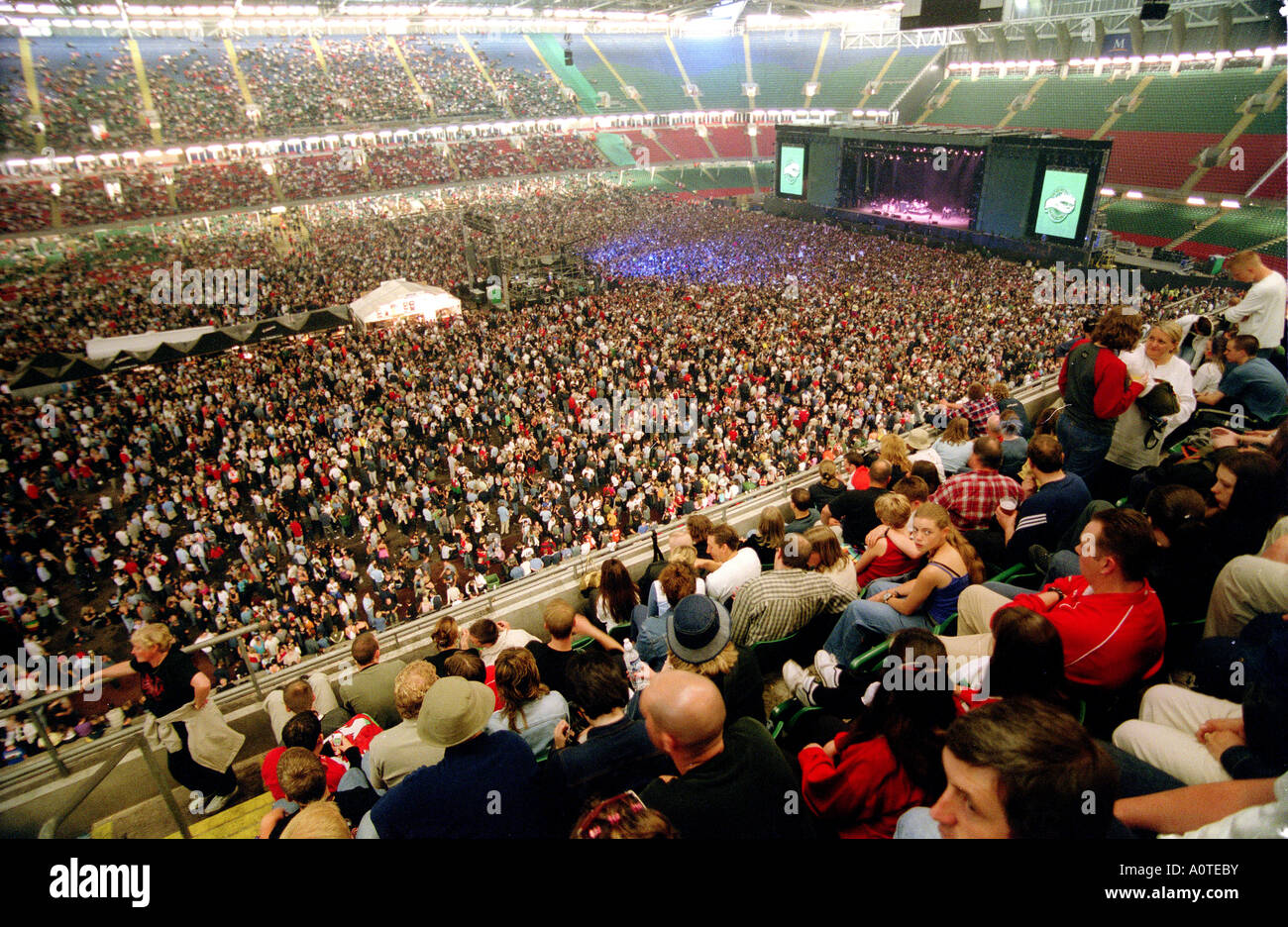 Performance Stereophonics Millennium Stadium de Cardiff City Centre South Wales Banque D'Images