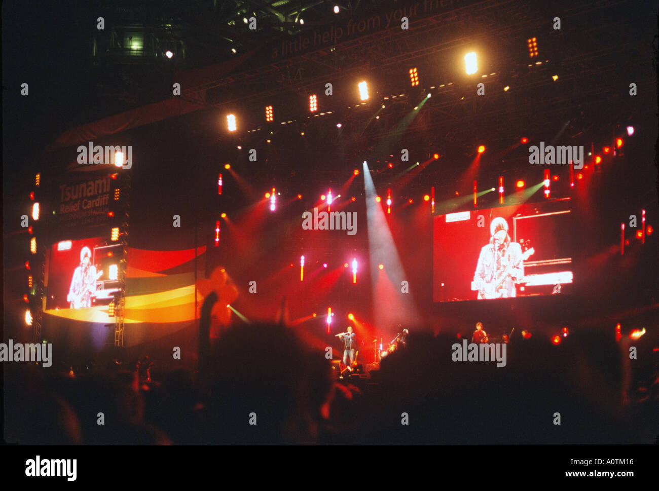 Concert Appel Tsunami Millennium Stadium Cardiff Galles du Sud Banque D'Images