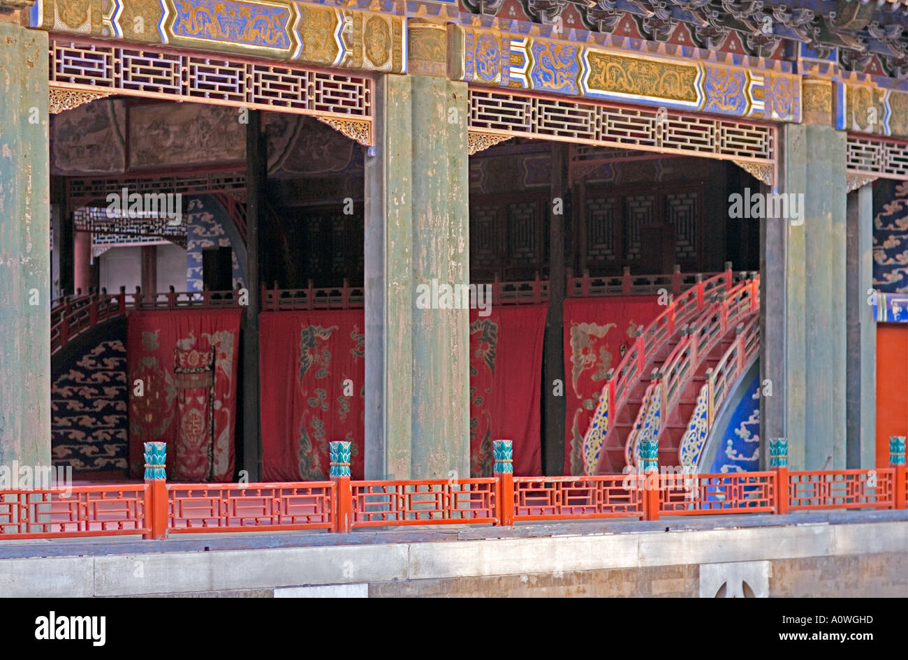 Chine Pékin Le Deheyuan Palace de la vertu et l'harmonie avec ses trois story theatre situé dans le Palais d'Yiheuyan Banque D'Images