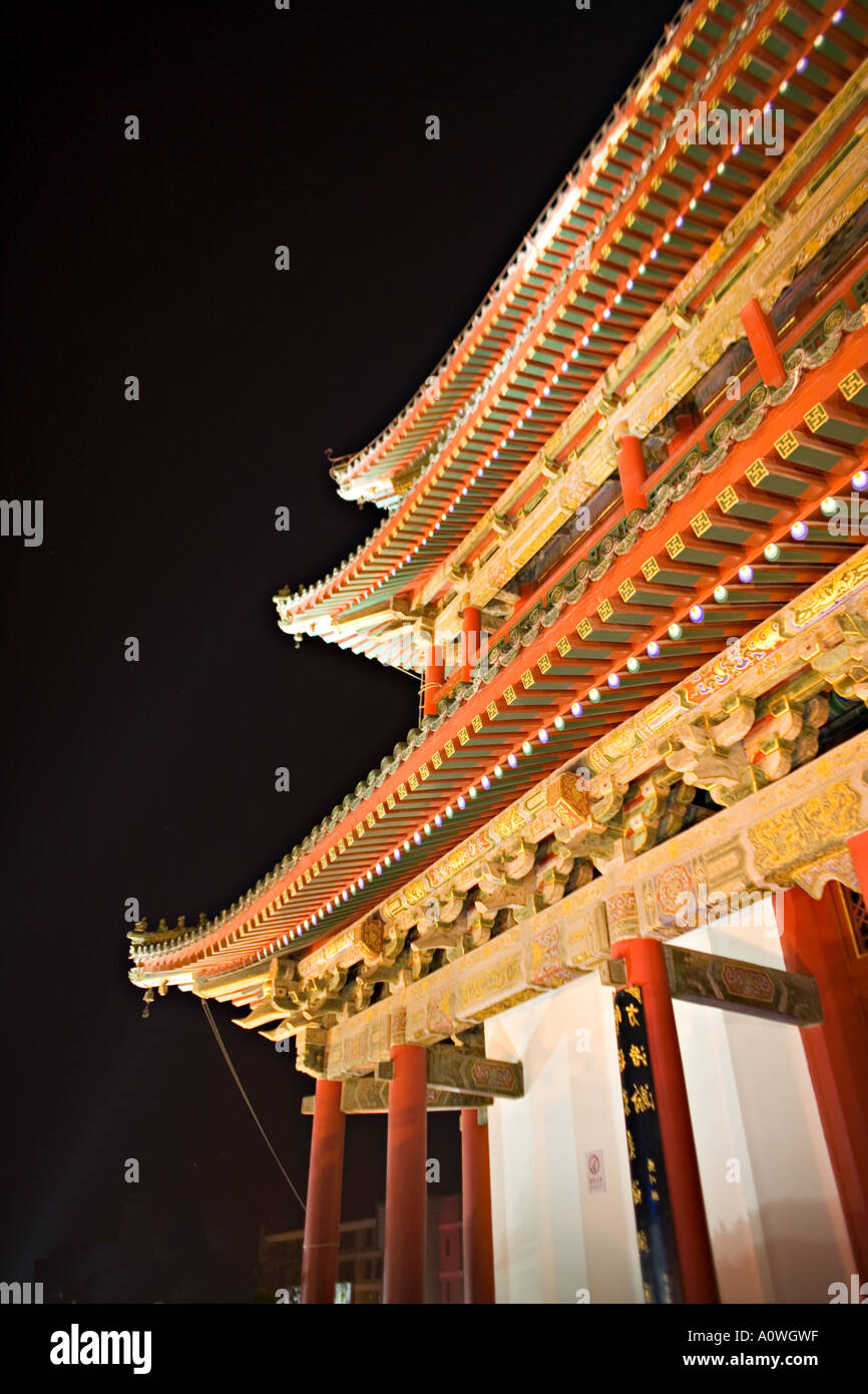 La CHINE XI'AN nuit photographie du toit détails de la Bell Tower Banque D'Images