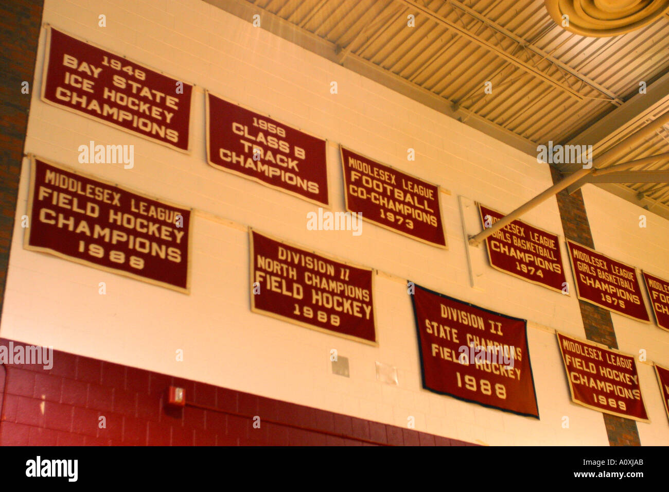 Bannières de championnat au Lycée Gymnasium Boston Massachusetts Banque D'Images
