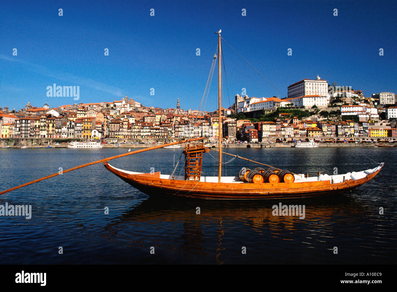 Le fleuve Douro à Porto, Portugal Banque D'Images