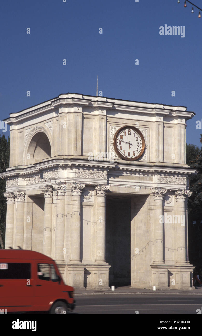 Chisinau, Piata Marii Adunari Nationale, arc de triomphe Banque D'Images