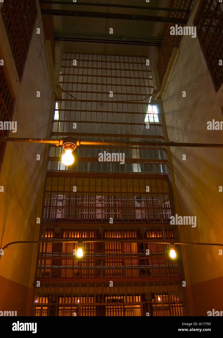 L'intérieur du bloc cellulaire la prison fédérale d'Alcatraz Banque D'Images