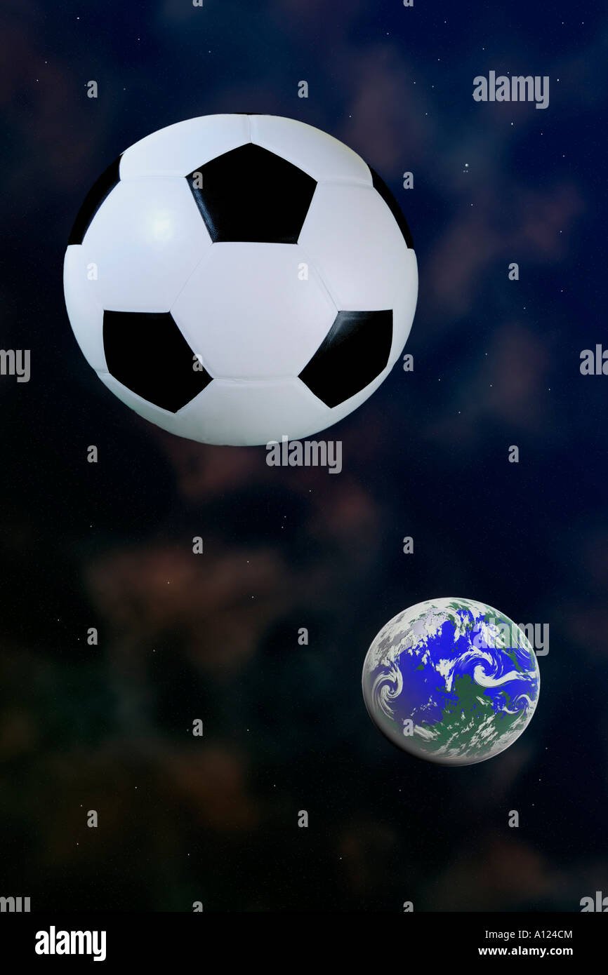 Portrait d'un ballon de football noir et blanc comme la lune Photo Stock -  Alamy