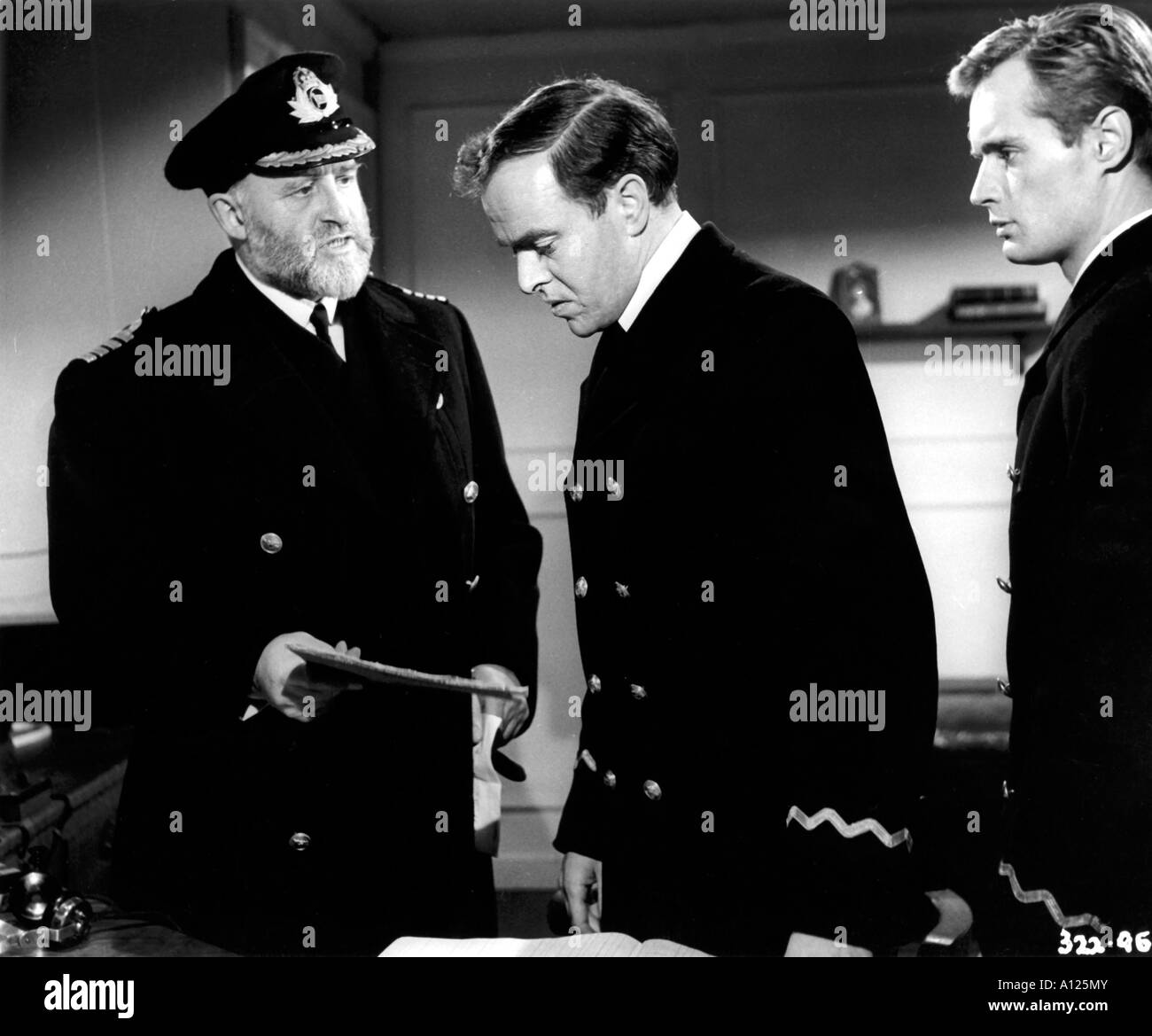 Une soirée inoubliable Année 1958 Réalisateur Roy Baker Laurence Naismith Kenneth Griffith David McCallum Banque D'Images