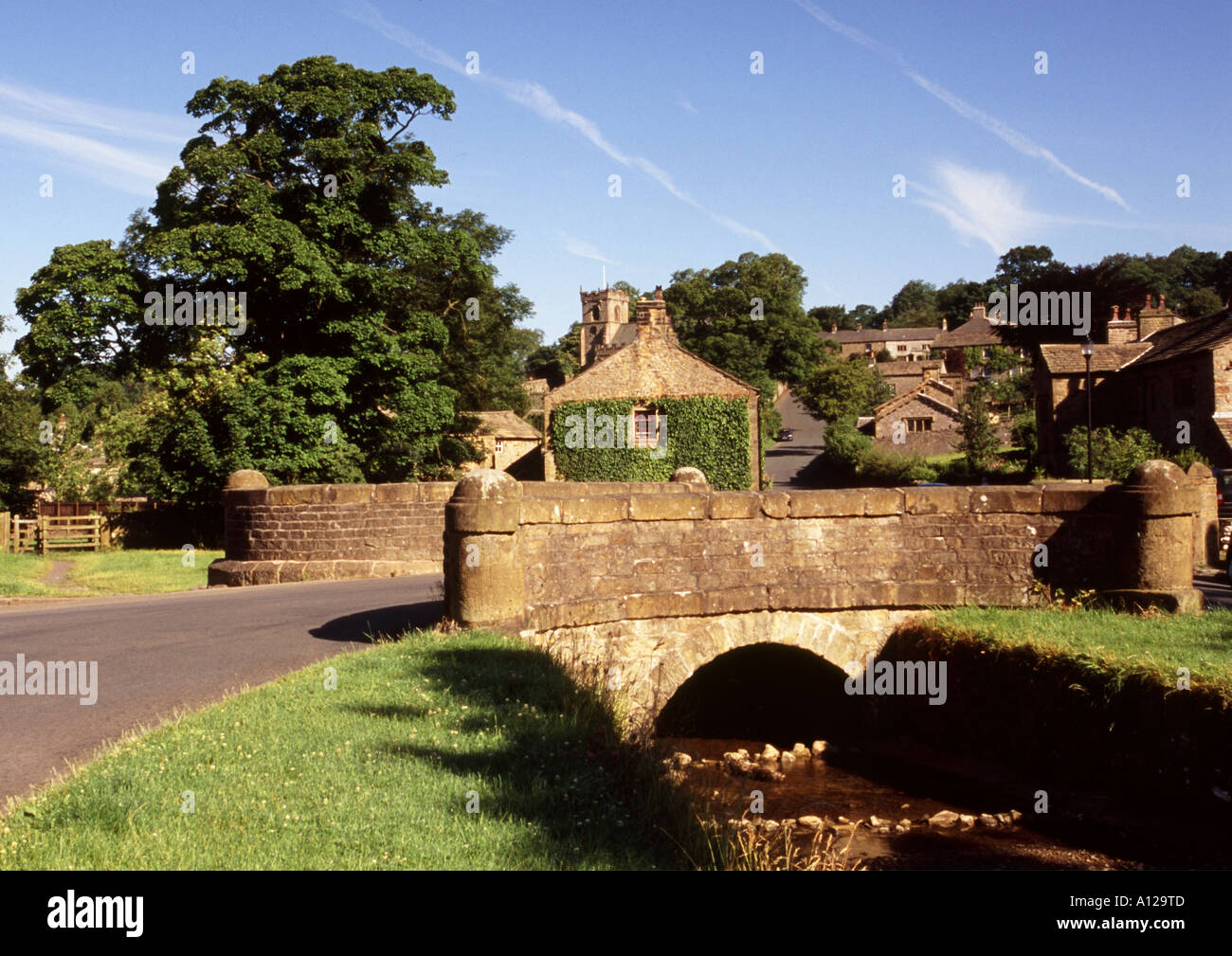 M. Downham village, pont sur la rivière, Lancashire, Royaume-Uni, Europe Banque D'Images