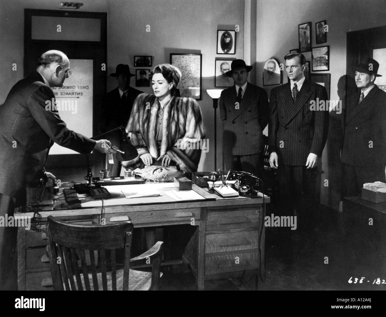 Mildred Pierce Année 1945 Réalisateur Michael Curtiz Joan Crawford basé sur le livre de James M Cain Banque D'Images