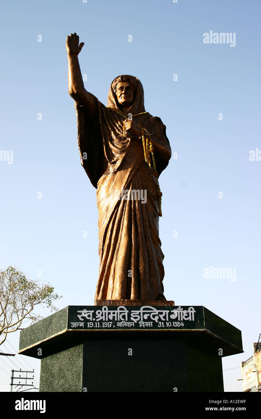 Statue du Premier ministre et chef du Parti du Congrès Indira Gandhi, Ujjain, Madhya Pradesh, Inde, asie Banque D'Images