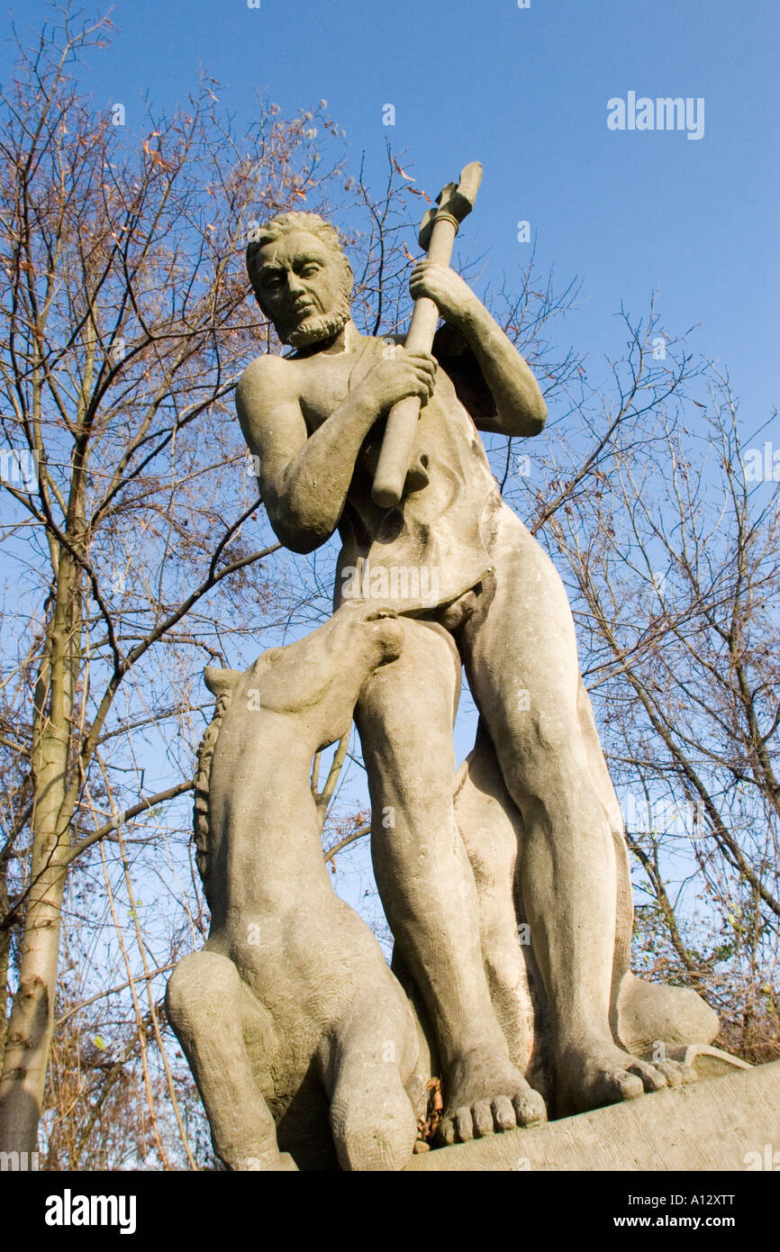 Statues sur Lubeck Allemagne pont Banque D'Images