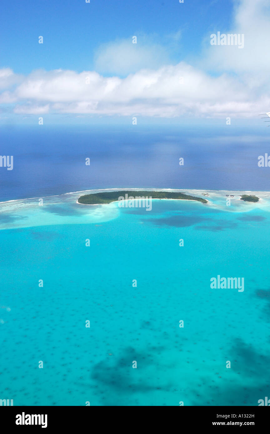 L'île tropicale sur le bord de l'Aitutaki Lagoon Cook Islands Banque D'Images