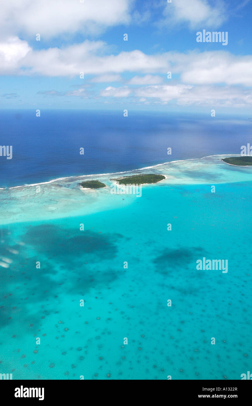 Les îles tropicales sur le bord de l'Aitutaki Lagoon Cook Islands Banque D'Images