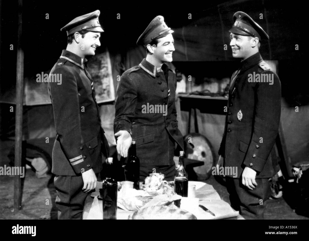 Trois camarades Année 1938 réalisateur Frank Borzage Robert Young Franchot Tone Robert Taylor basé sur le livre de Erich Maria Remarque Banque D'Images