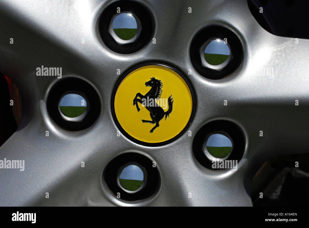 'Badge Ferrari sur roues ^90' Banque D'Images