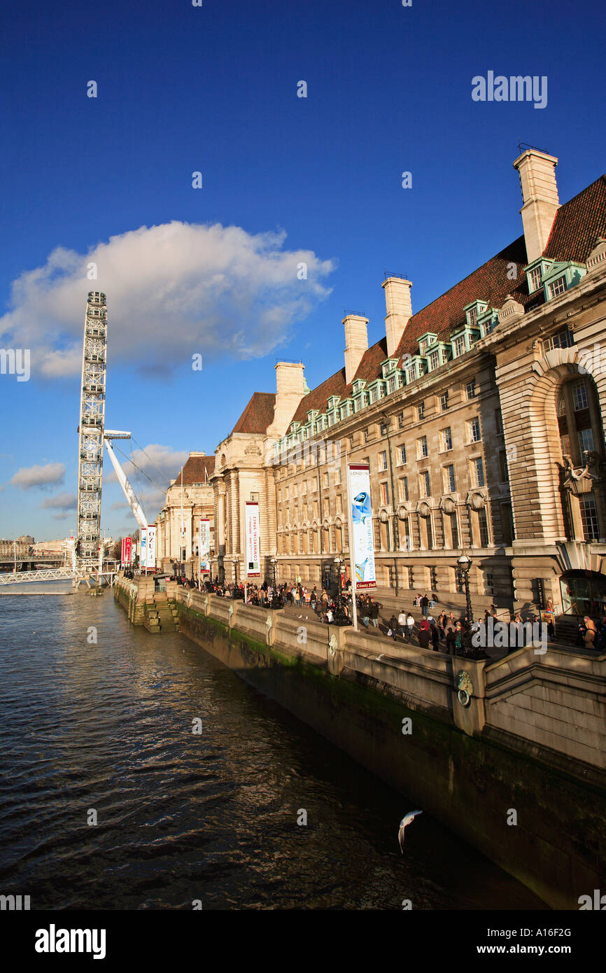 Royaume-uni le centre de Londres la rive sud une vue présentant le London eye Banque D'Images