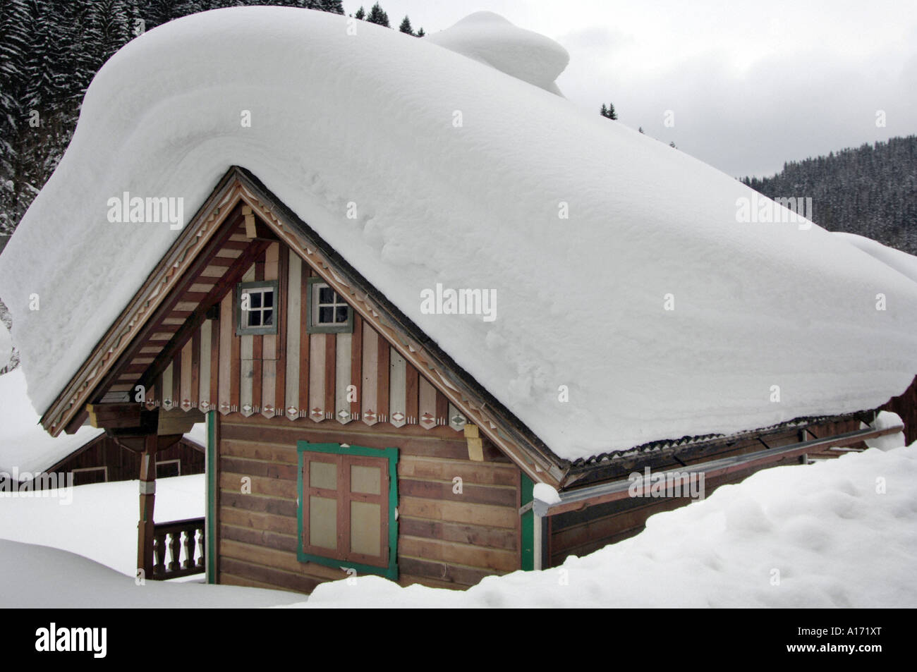 La neige sur le toit Banque D'Images