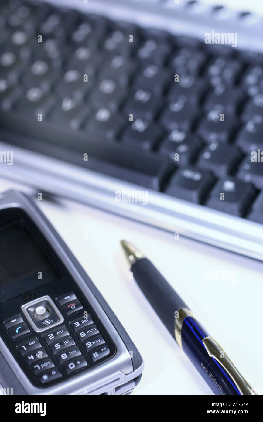 Clavier et mobile Banque D'Images