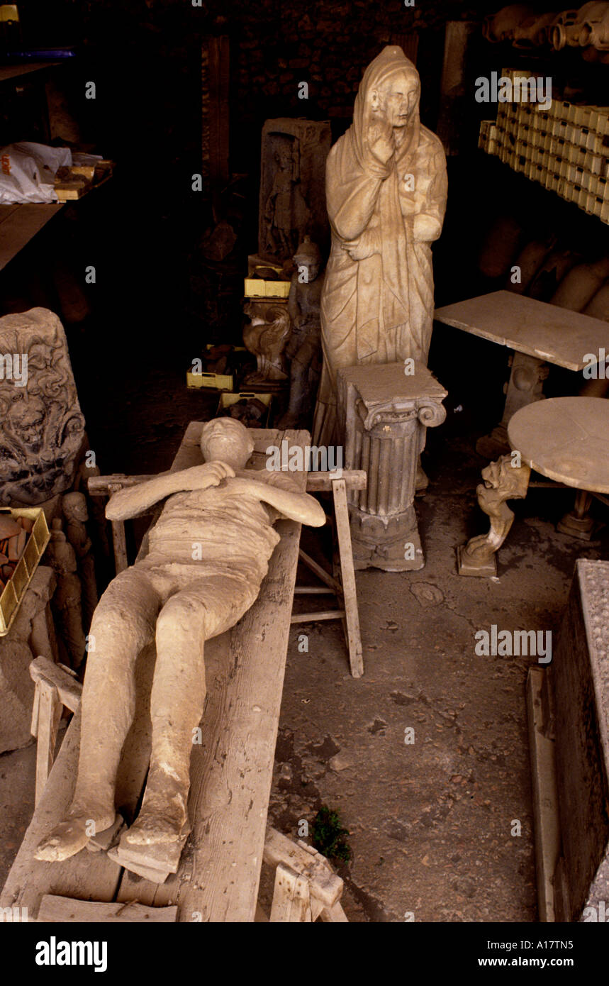 Plâtre coulé d'un homme, Pompéi Romain ruiné ville morts personnes victime humaine corps plâtre plâtre Vésuve Italie Italien Romain Banque D'Images