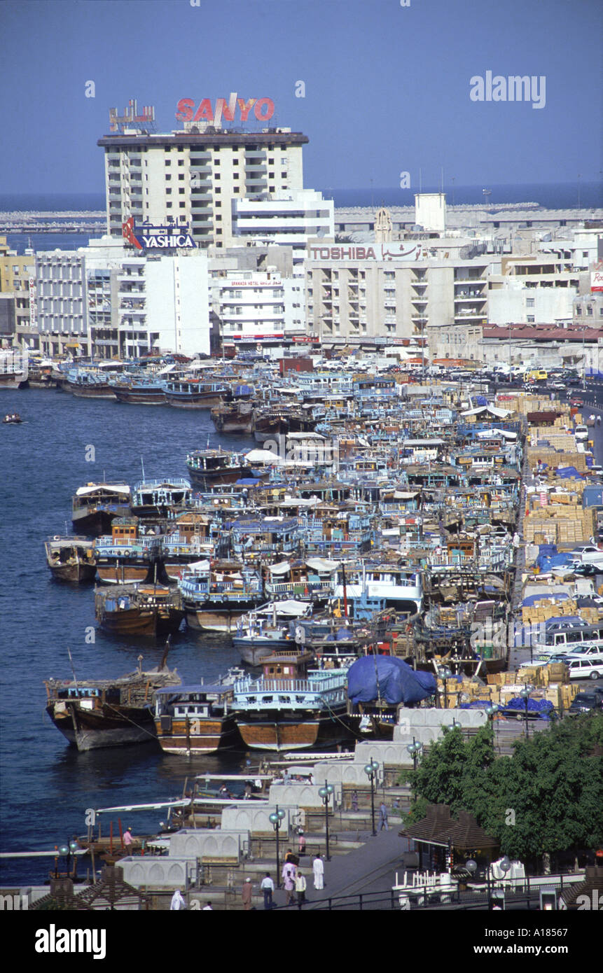 Le Dhow Wharf Dubai U A E Moyen-orient UN C Waltham Banque D'Images