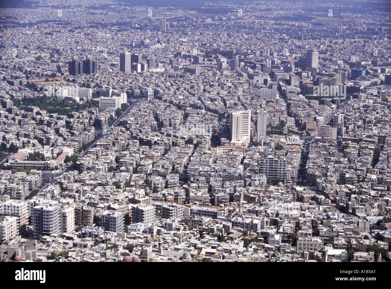 Vue aérienne sur la ville de Damas Syrie Moyen Orient A C Waltham Banque D'Images