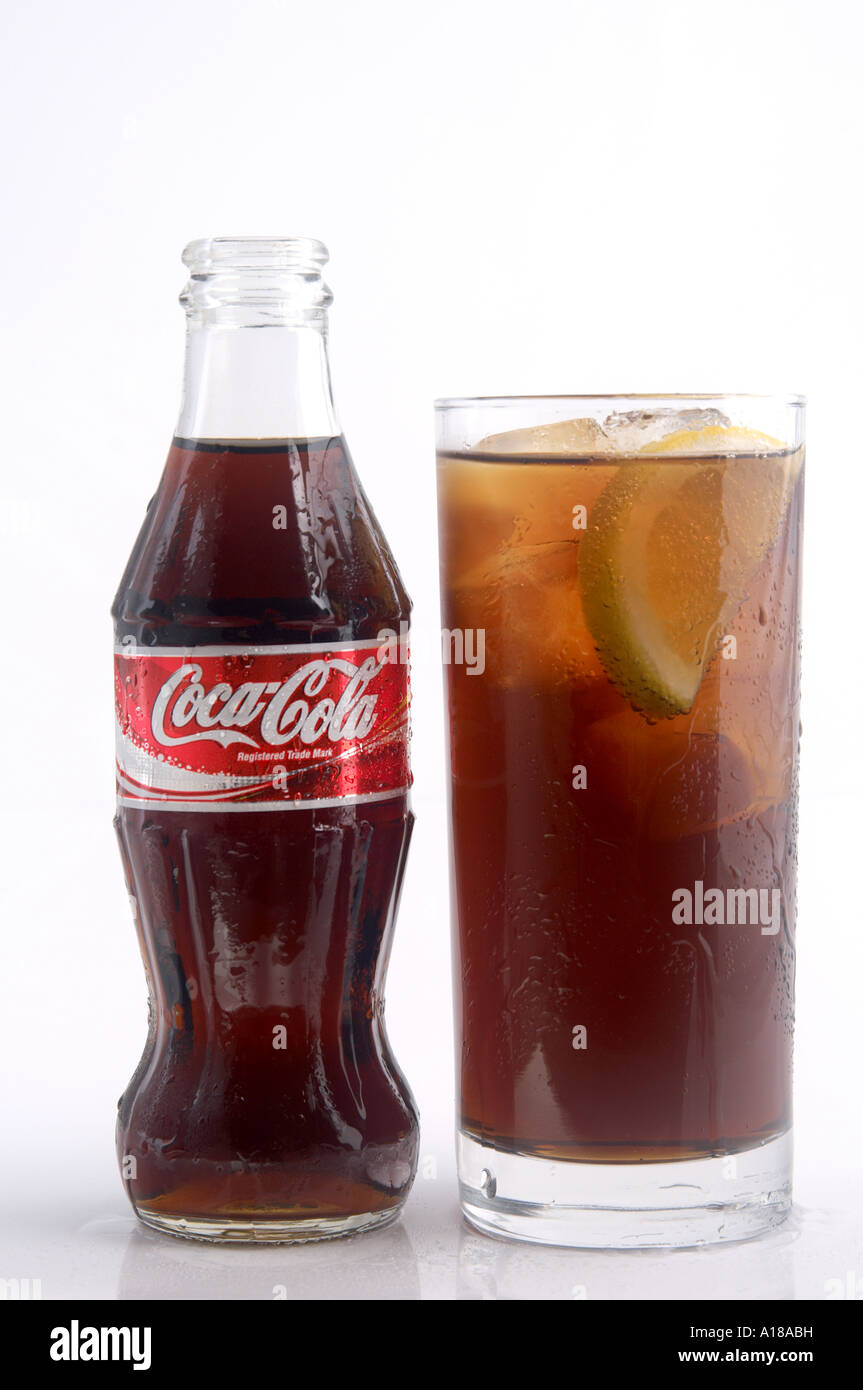 Coca cola dans une bouteille en verre avec Banque D'Images