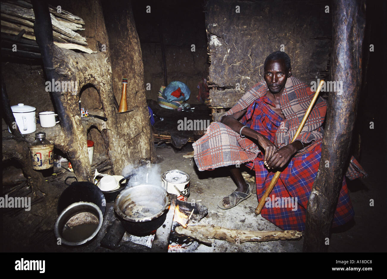 Maison traditionnelle dans l'homme Massaï Kenya Banque D'Images