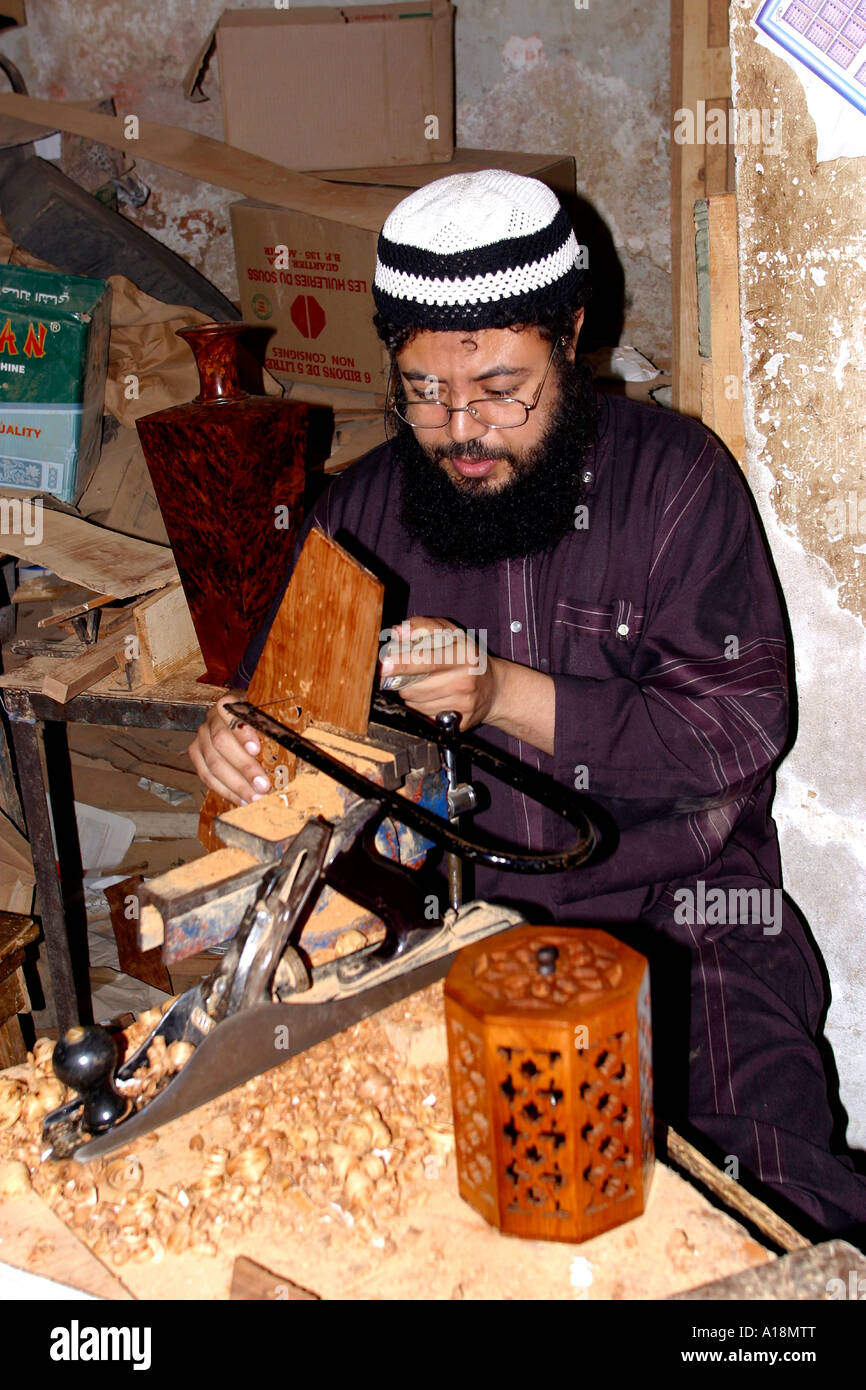 Maroc Essaouira Arabesque atelier de menuiserie Abdelmounaim Rahmini fretwork coupe Banque D'Images