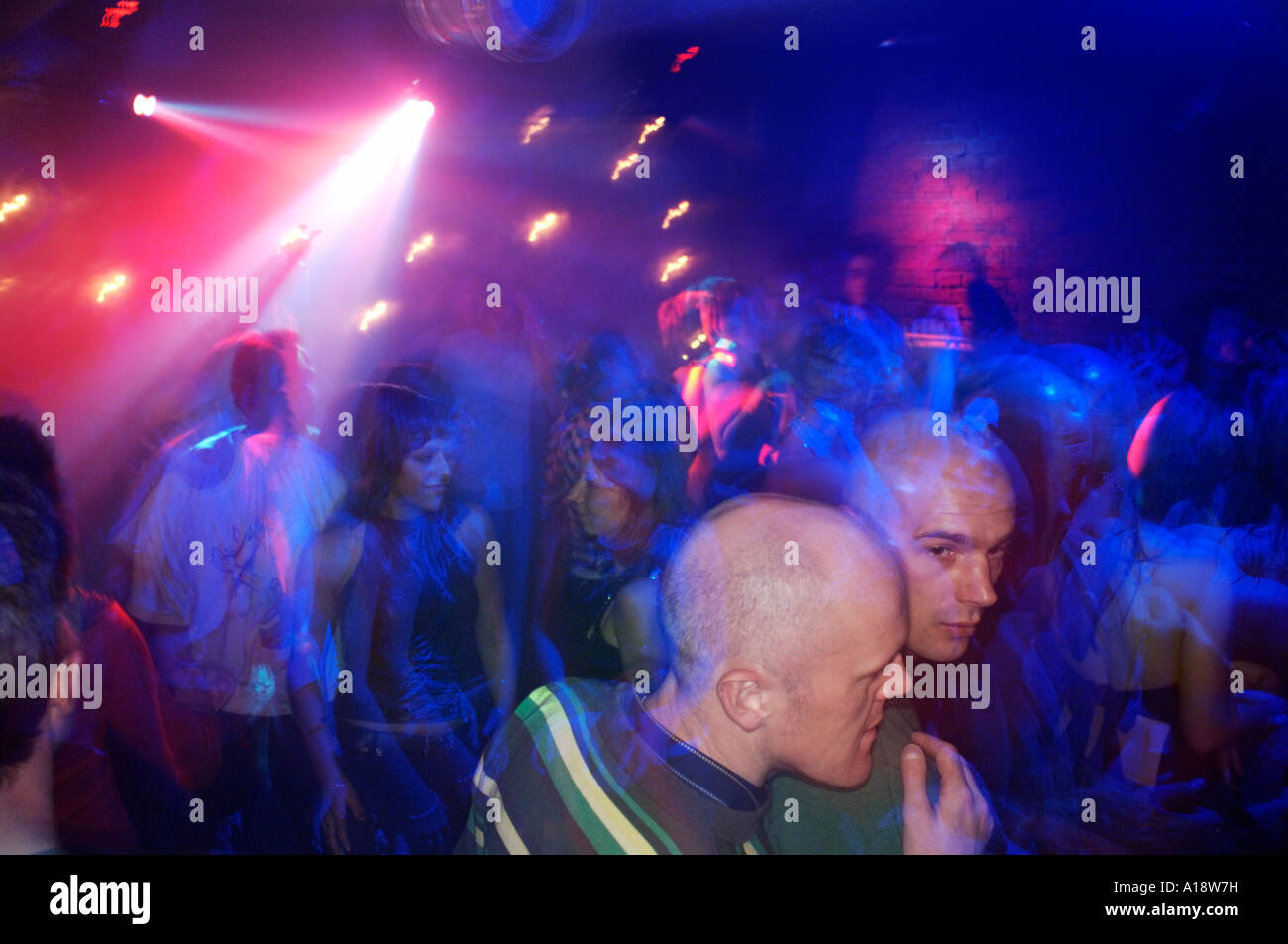 Prozac night club un club underground à Cracovie Pologne Photo Stock - Alamy
